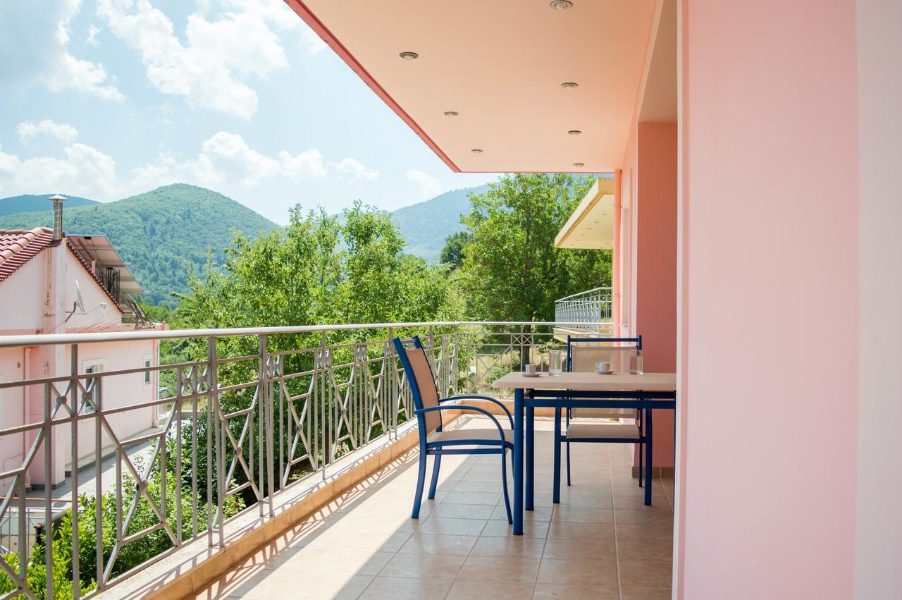 Manesi Apartments Boumboukas Esterno foto